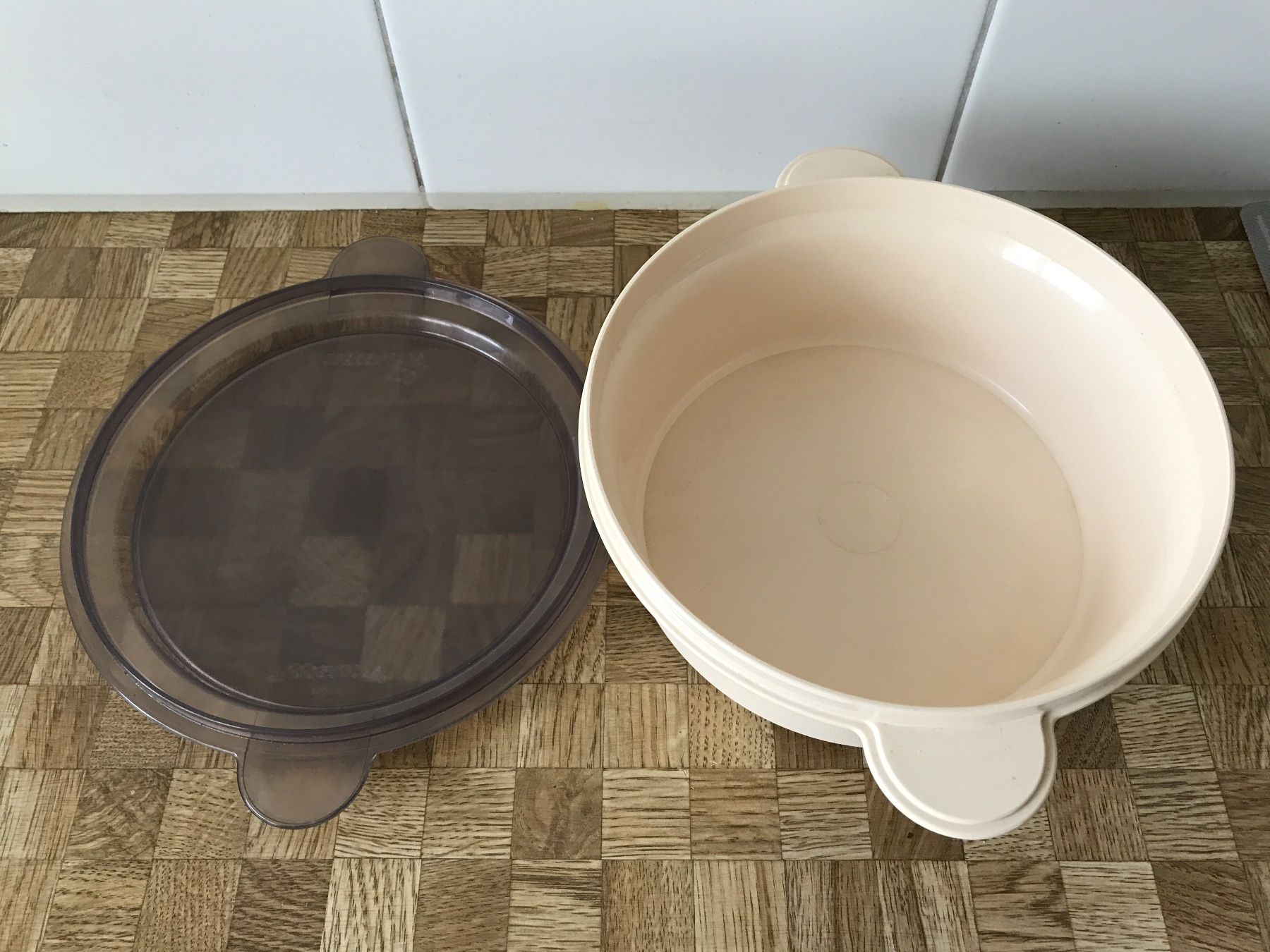 Tupperware Behälter & Ähnliches: Tupperware  Mikrowelle – Gebraucht aus Birmensdorf ZH von Hilhan 1