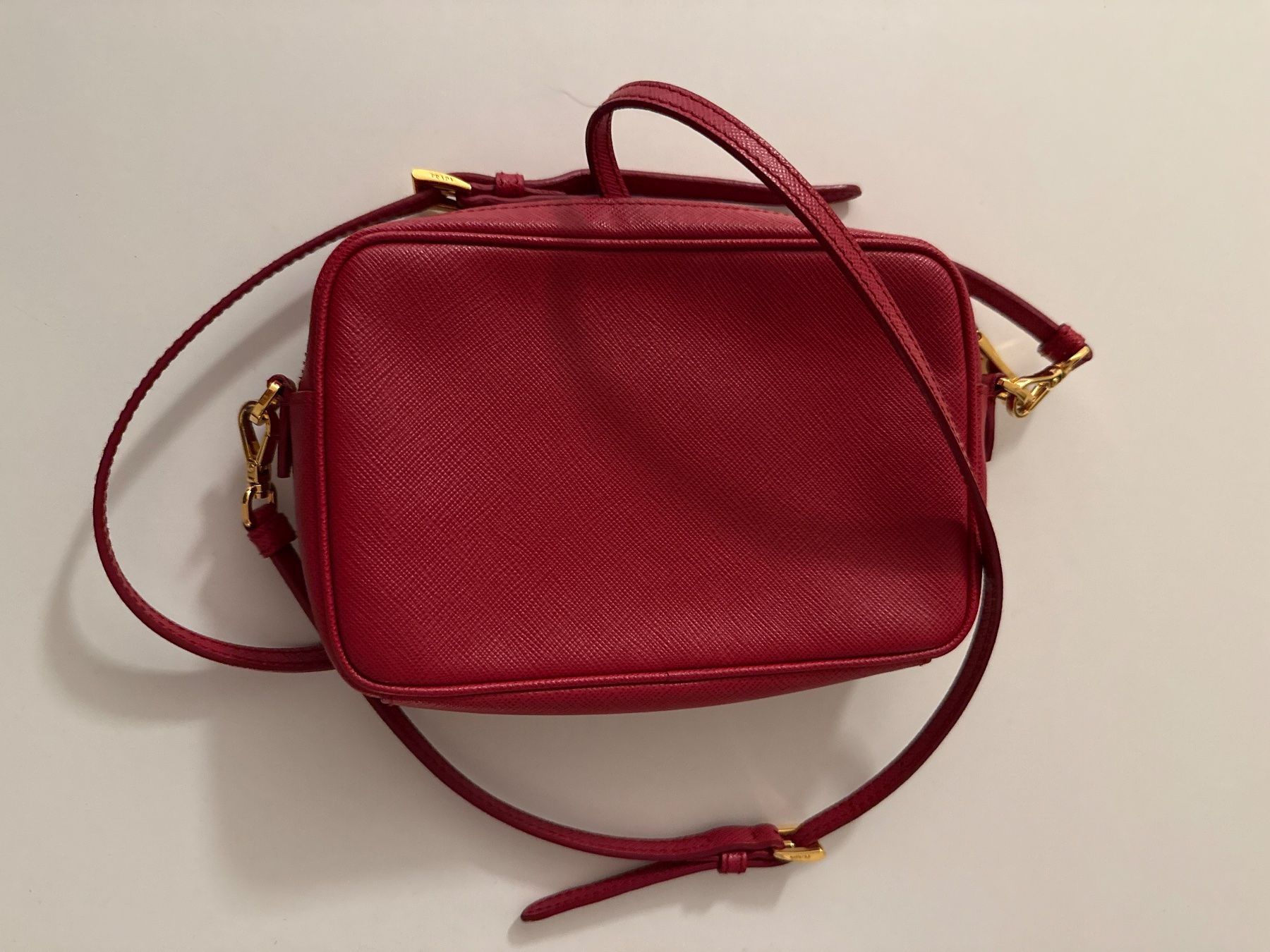 Prada Taschen: Prada pochette – Gebraucht aus Lugano von slu_hzm6