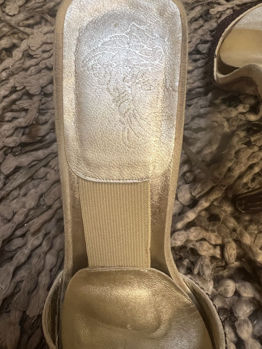 Versace Scarpe da donna: Original-Versace-Sandalen Gr.37,5 – Usato da Bettwiesen venduto da vanessa032 6