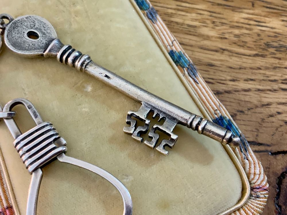Vintage Bronze Glocken-Anhänger Für Schlüsselring – Dekoratives Geschenk