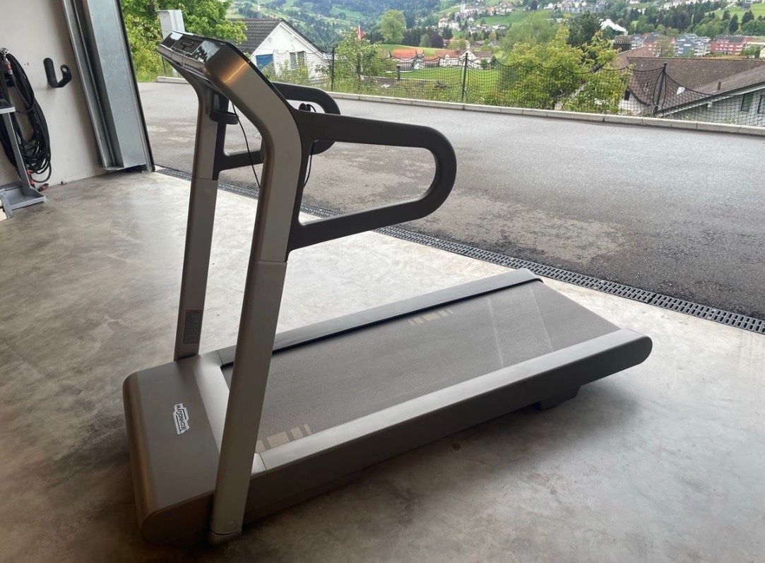 Technogym Vélos d'appartement: TECHNOGYM MYRUN – D'occasion à Aarburg par federer20