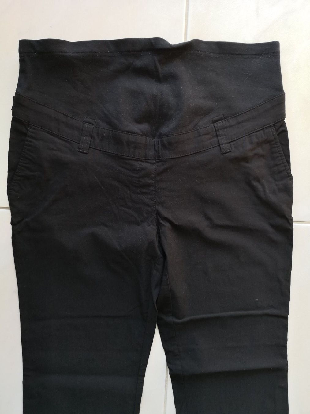Pantaloni: Stretch Schwangerschaftshosen Gr.42 – Usato da Arth venduto da Africa44 1