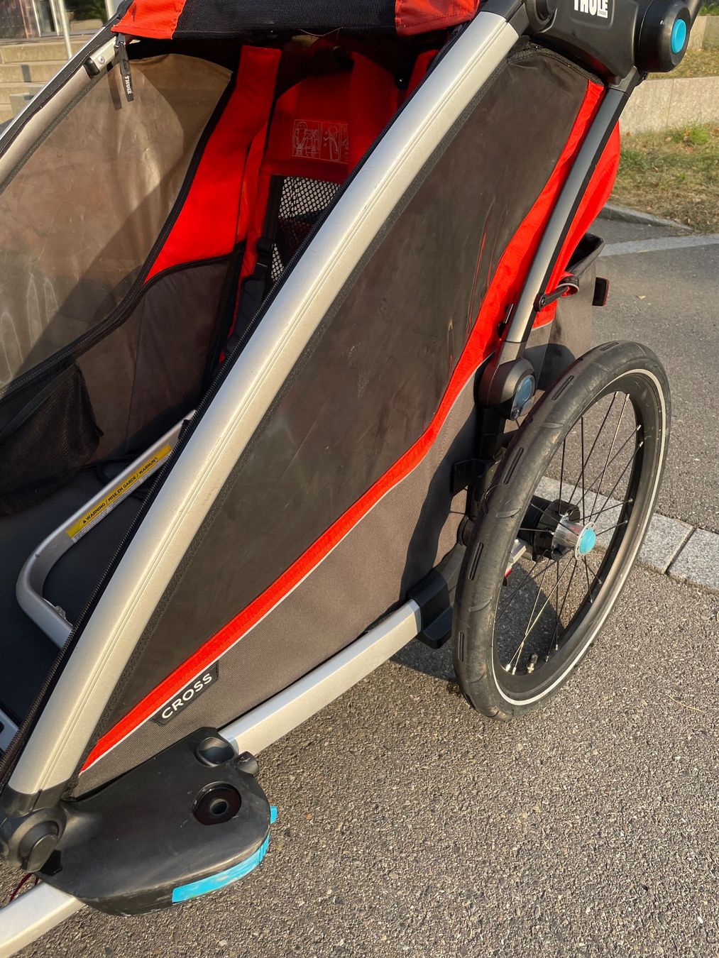 Thule Anhänger: Thule Cross 2 mit Jogging-Rad – Gebraucht aus Zürich von Placevendome 1