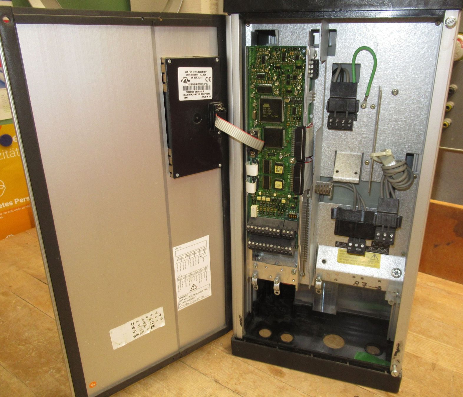 Danfoss Componenti elettronici: Danfoss VLt 8000 AQUA-Frequenzumformer – Usato da Männedorf venduto da livesteam 1
