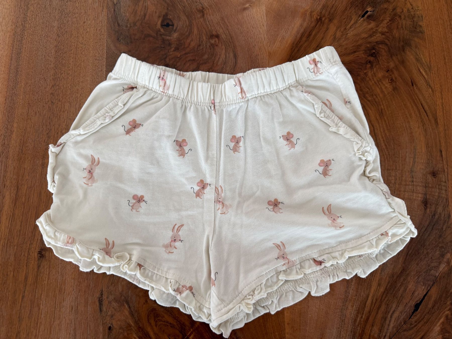 Next Hosen: Shorts von Next, Grösse 98 – Gebraucht aus Haslen AI von s176