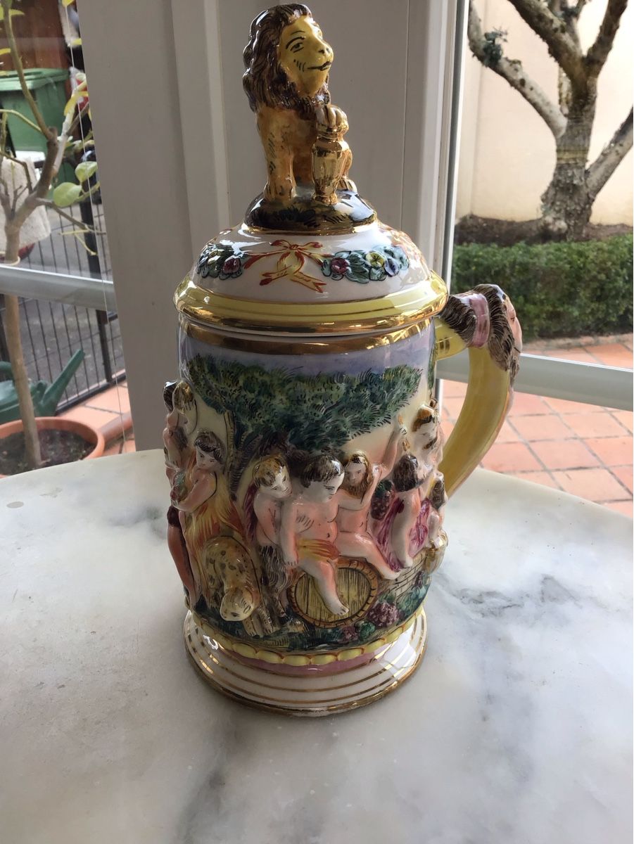 Tutte le decorazioni: Chope en porcelaine – Usato da Plan-les-Ouates venduto da Cassero