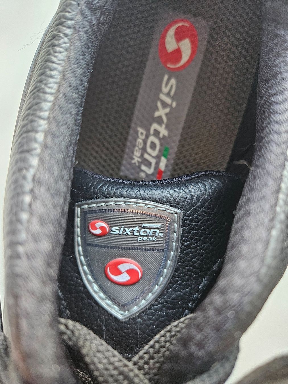 Scarpe da uomo: Sixton- Arbeitsschuhe schwarz Gr.40 – Usato da Schaffhausen venduto da sabrina915 4