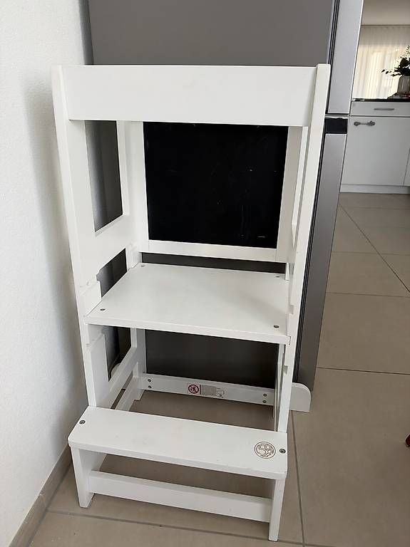 Chaises hautes: Lernturm inkl. Tafel doppelseitig – D'occasion à Sursee par fat_lm6p 1