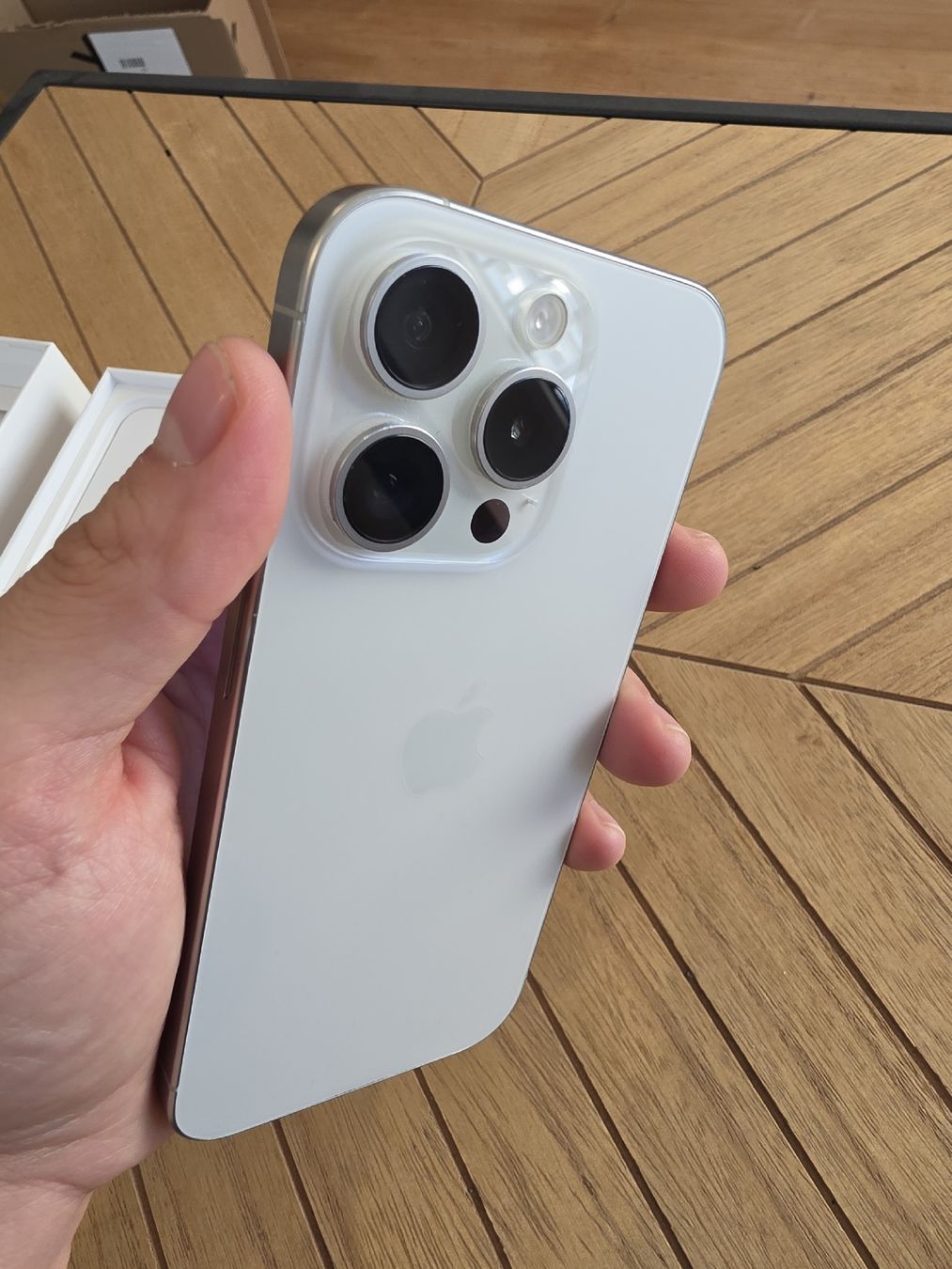 Apple Portables: iPhone 15 Pro, 512 GB – D'occasion à Payerne par sylsylo 4