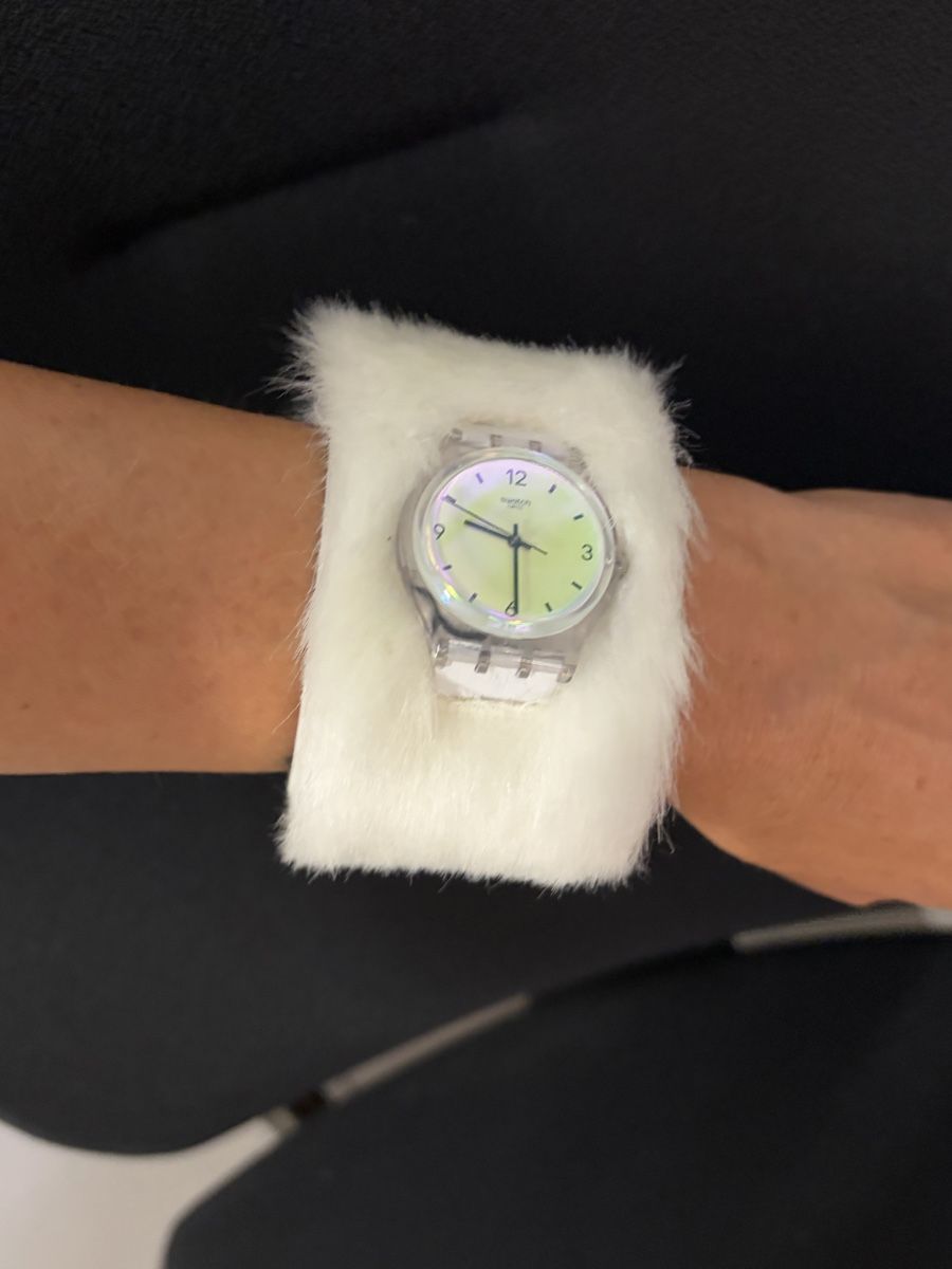 Swatch Orologi: Swatch Uhr Gent mit Kunstfell-Band – Nuovo (secondo la descrizione) da Möhlin venduto da seerose6 2