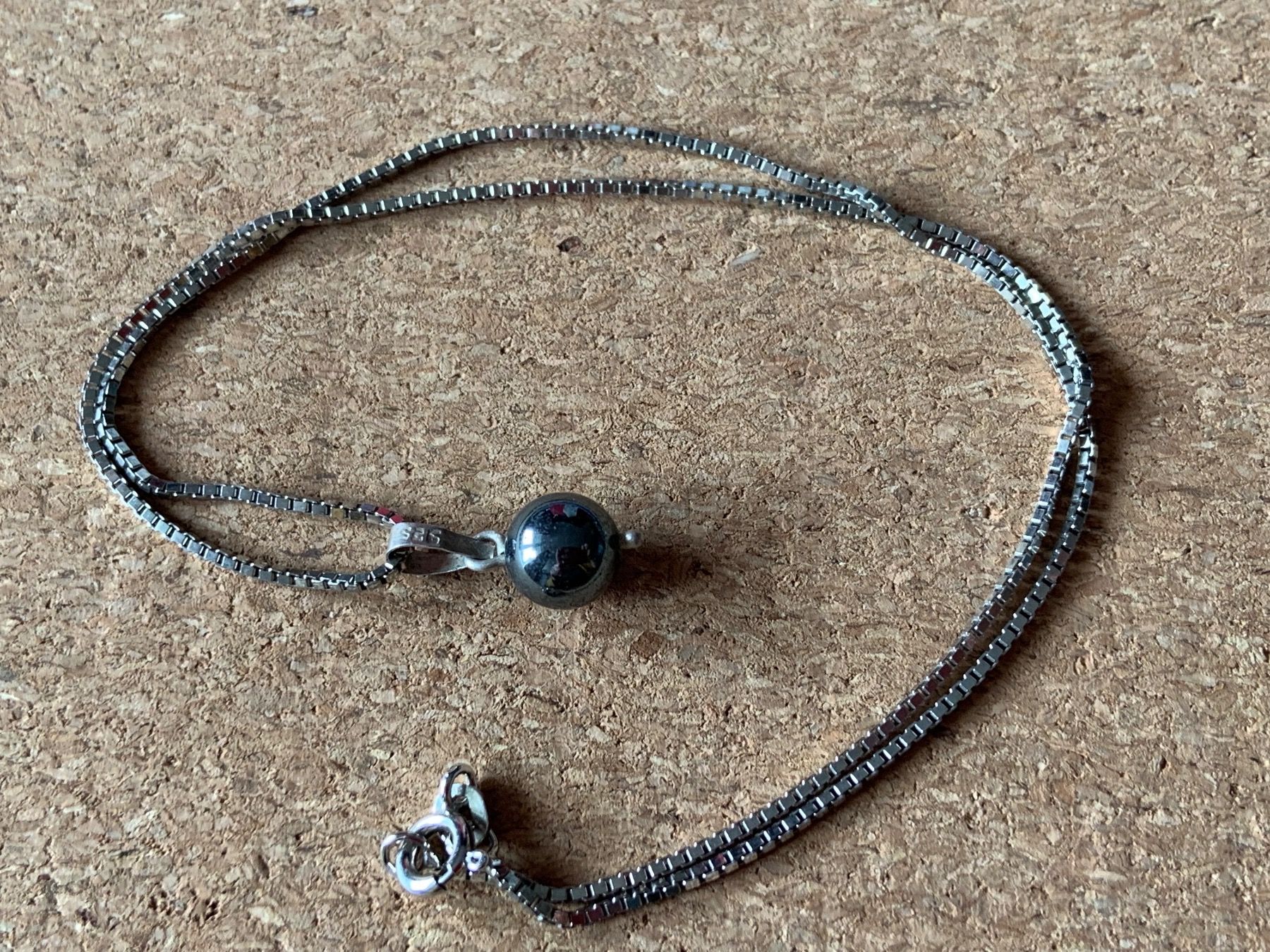 Pendentifs: Venezianerkette + Hämatit Kugel (38cm) – D'occasion à Dittingen par Bijoubelle 7