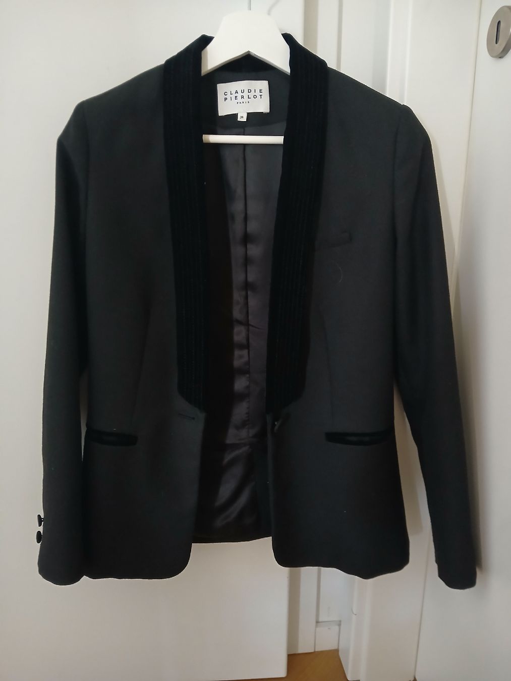 Claudie Pierlot Vestes: blaser noir élégant – Neuf (Voir description) à Rolle par sandrineb02