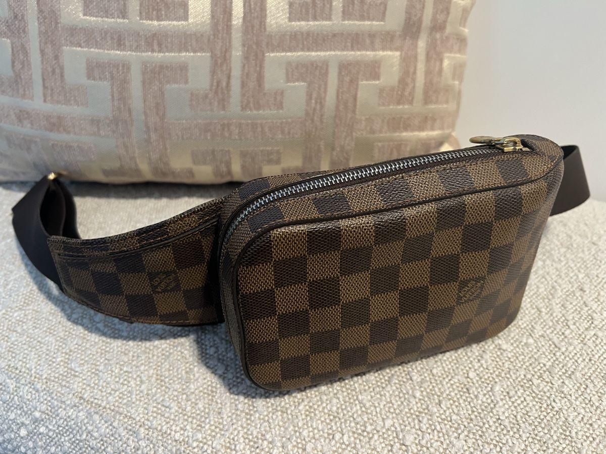 Louis Vuitton Borse: Geronimos - Louis Vuitton - Schultertasche / Bauchtasche – Usato da Altendorf venduto da wqv_97