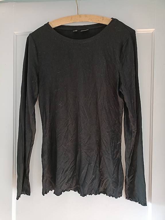T-shirt: Langarmshirt schwarz Gr. 36/38 – Usato da Sissach venduto da jgt_6k76