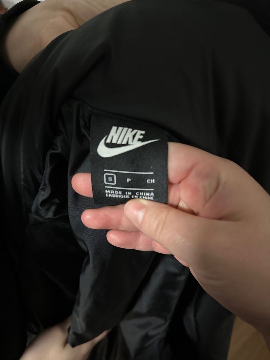 Nike Giacche: Nike Winterjacke, Schwarz – Usato da Oberurnen venduto da nes_8xqt 3