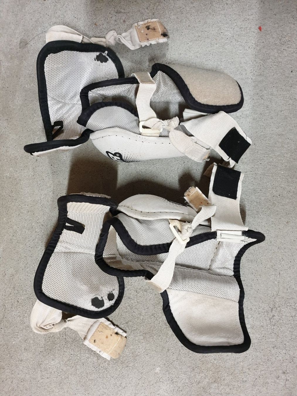 Bauer Protezioni & Imbottiture: Coudière Bauer 3000 taille senior L – Usato da Thônex venduto da Nico4444 1