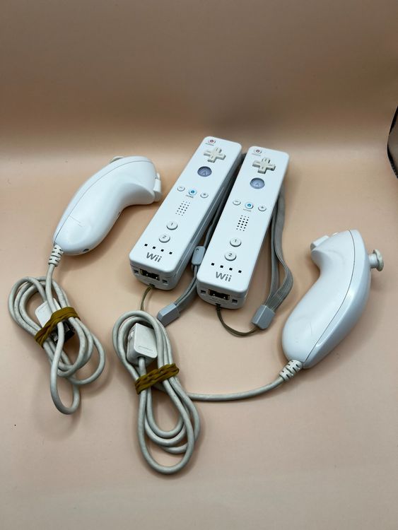 Nintendo Wii Controller weiss + Wii Nunchuk (2 Stück) | Kaufen auf Ricardo