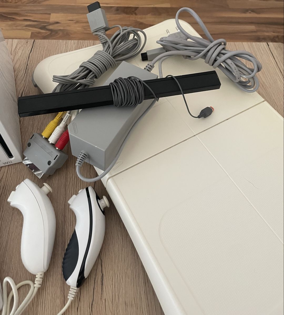 Nintendo Console: NINTENDO WII mit ZUBEHÖR – Usato da Plons venduto da wartauchris 2