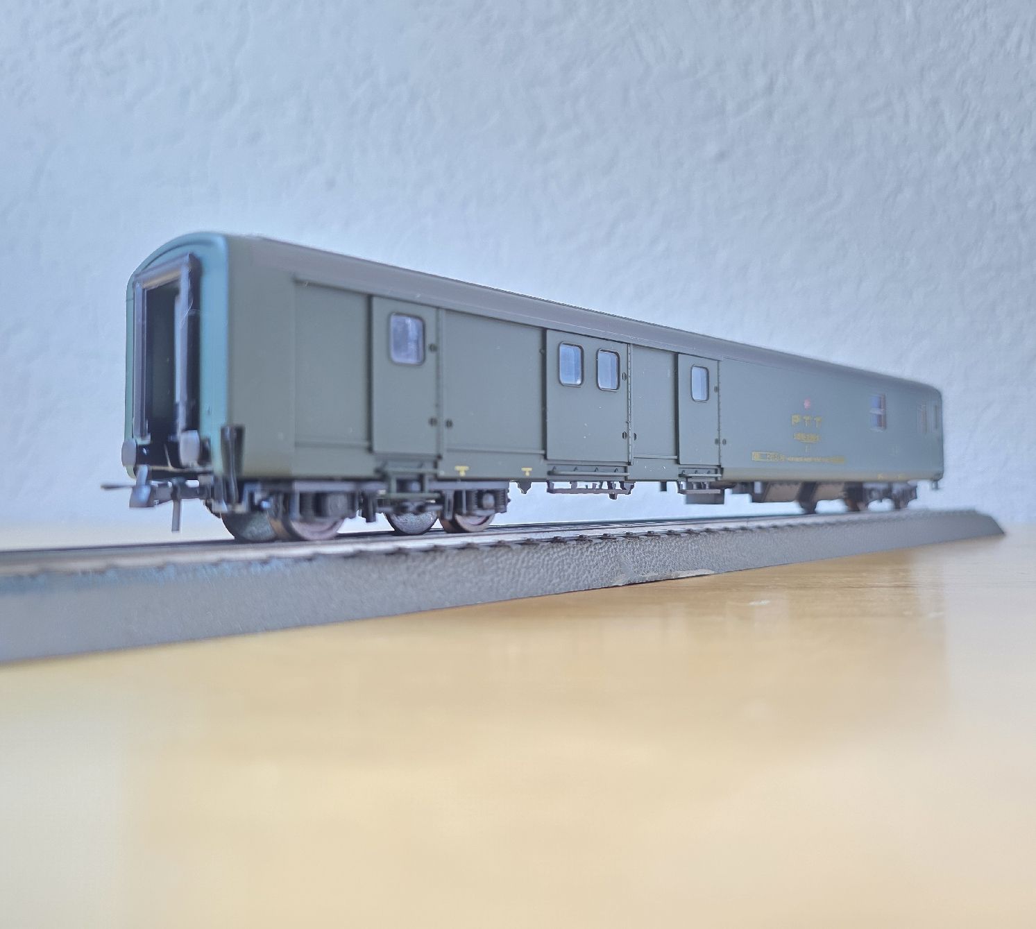 Roco Modellini di ferrovie: Roco 44335 PTT Güterwagen, gebraucht – Usato da Männedorf venduto da Modell-Spezialisten 2