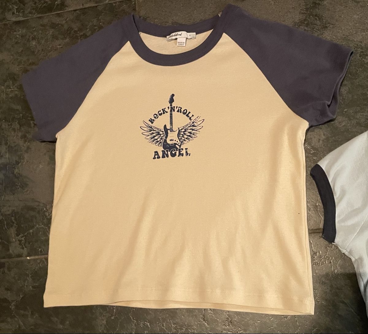 T-shirt: 2 T-Shirt subdued – Usato da Mettmenstetten venduto da sde_mnv2 2