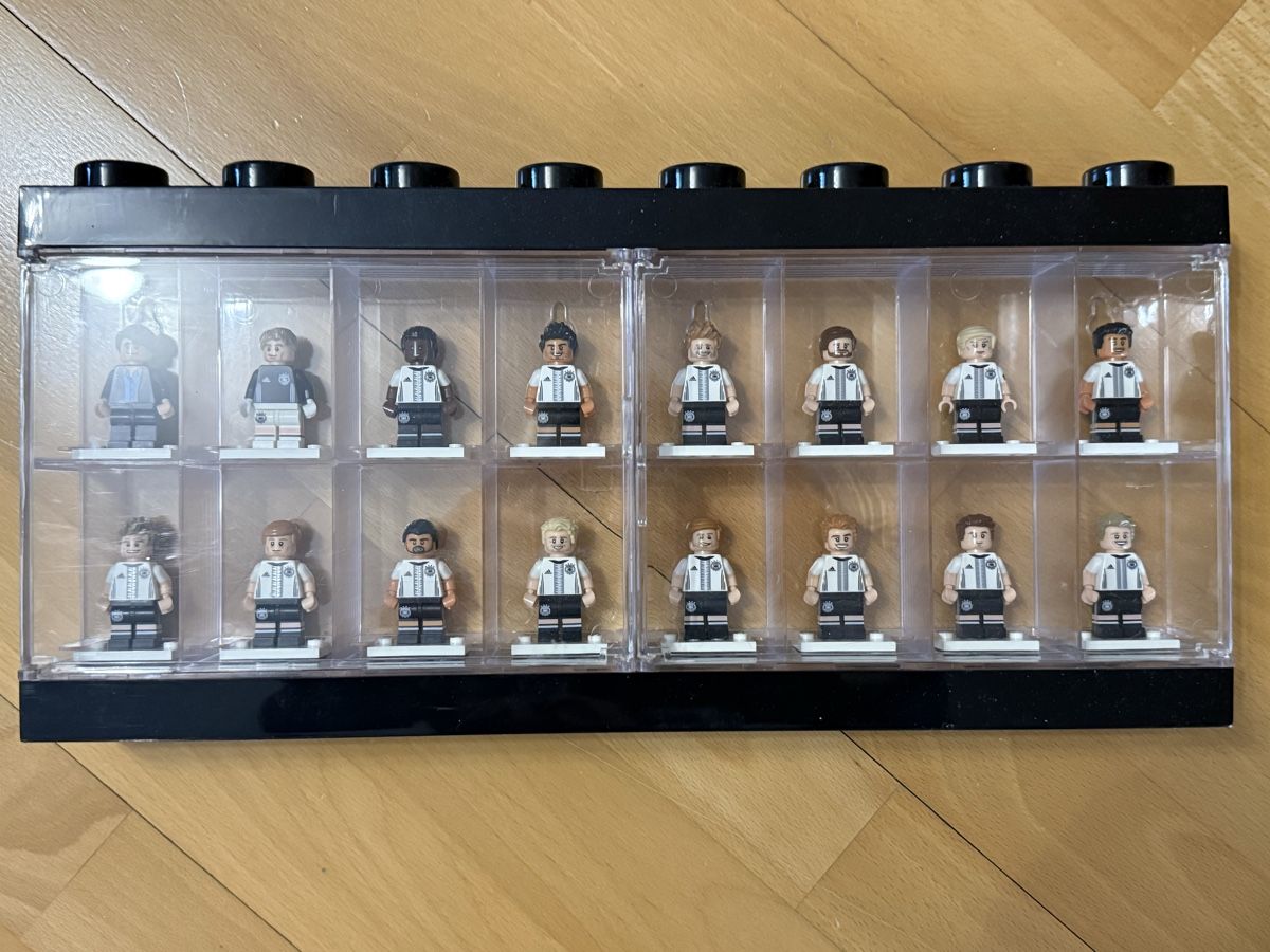 Lego Statuette: LEGO Minifiguren DFB Komplett – Usato da Schwyz venduto da Aasterix 3