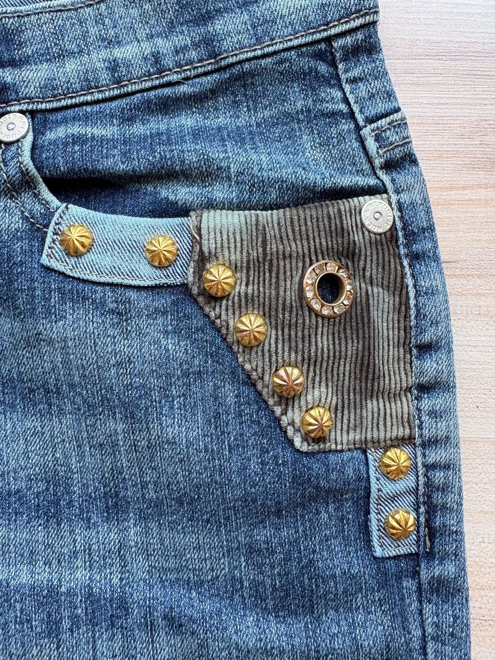 Victoria Beckham Jeans: Victoria Beckham Jeans – D'occasion à Wigoltingen par _vntg_ 1