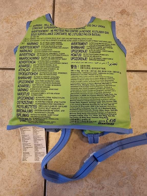 Gilets de sauvetage: Schwimmweste Grösse 11-19 kg – D'occasion à Horw par arco35 1