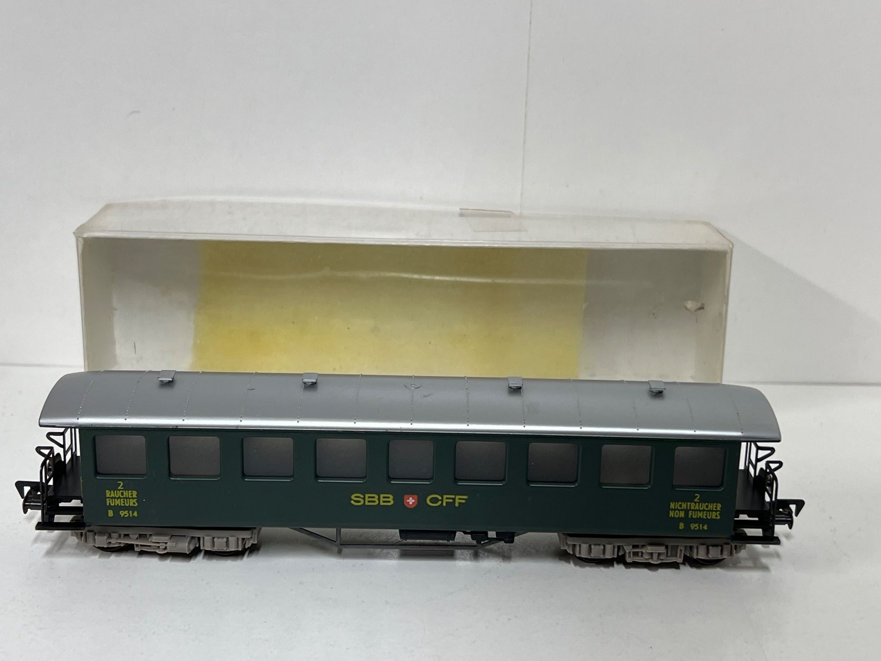 Fleischmann Modellini di ferrovie: Fleischmann 2.Kl. SBB CFF FFS  H0 DC – Usato da Neuenhof venduto da ludovicco 2