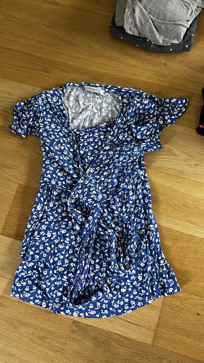 Lotti di vestiti: Tolle Stillkleidung – Usato da Oberglatt ZH venduto da jul_q86q 3