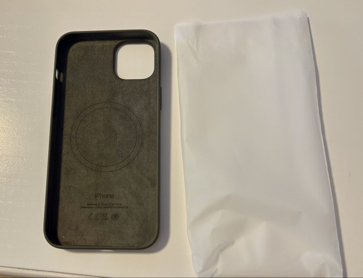 Apple Coques & Protection écran: Apple iPhone 15plus Case Silikon Clay – D'occasion à Baden par Tiffany6878 3