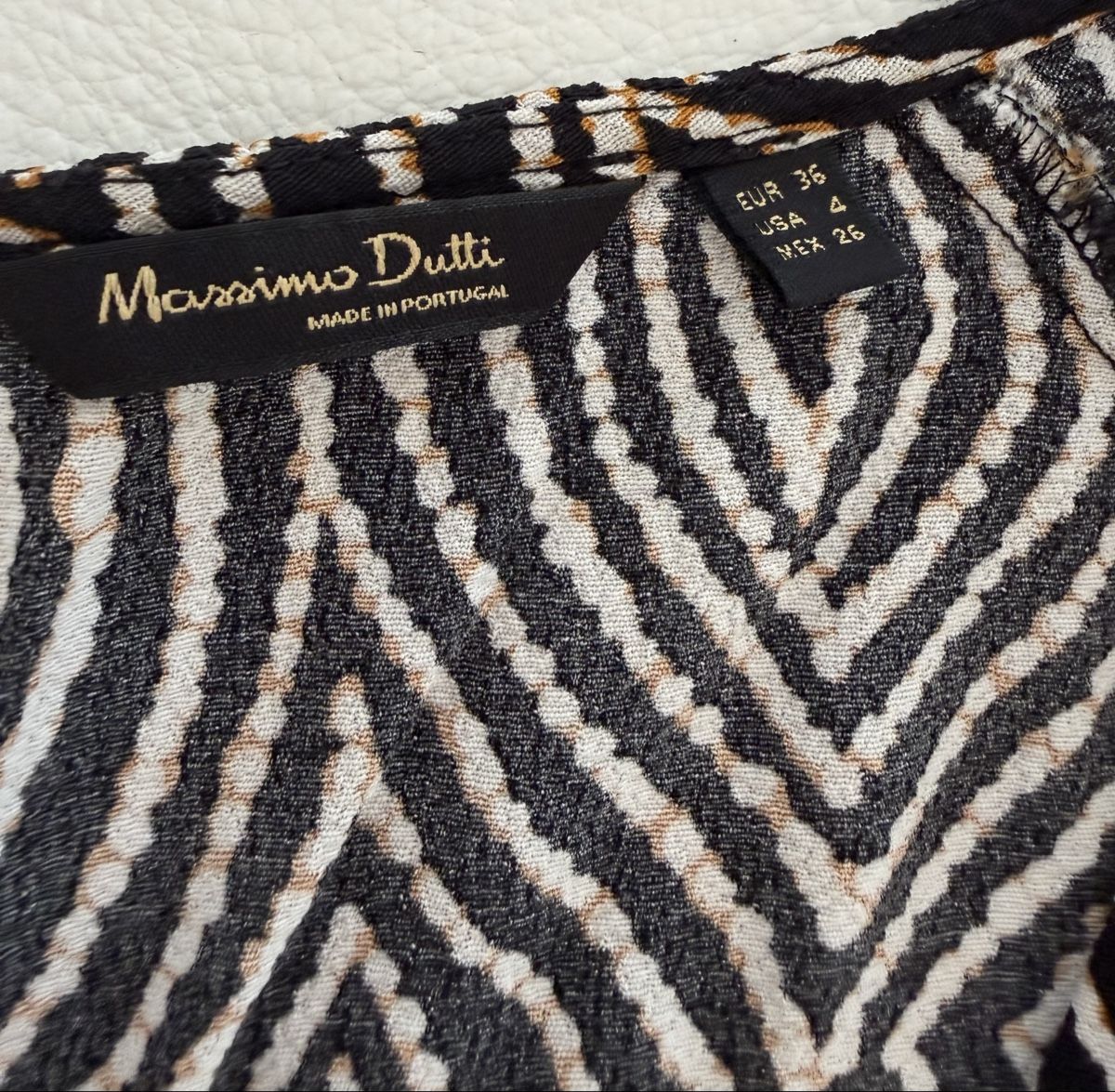Massimo Dutti Blusen: Massimo Duttı bluse 🌸 – Gebraucht aus Opfikon von Luis144 2