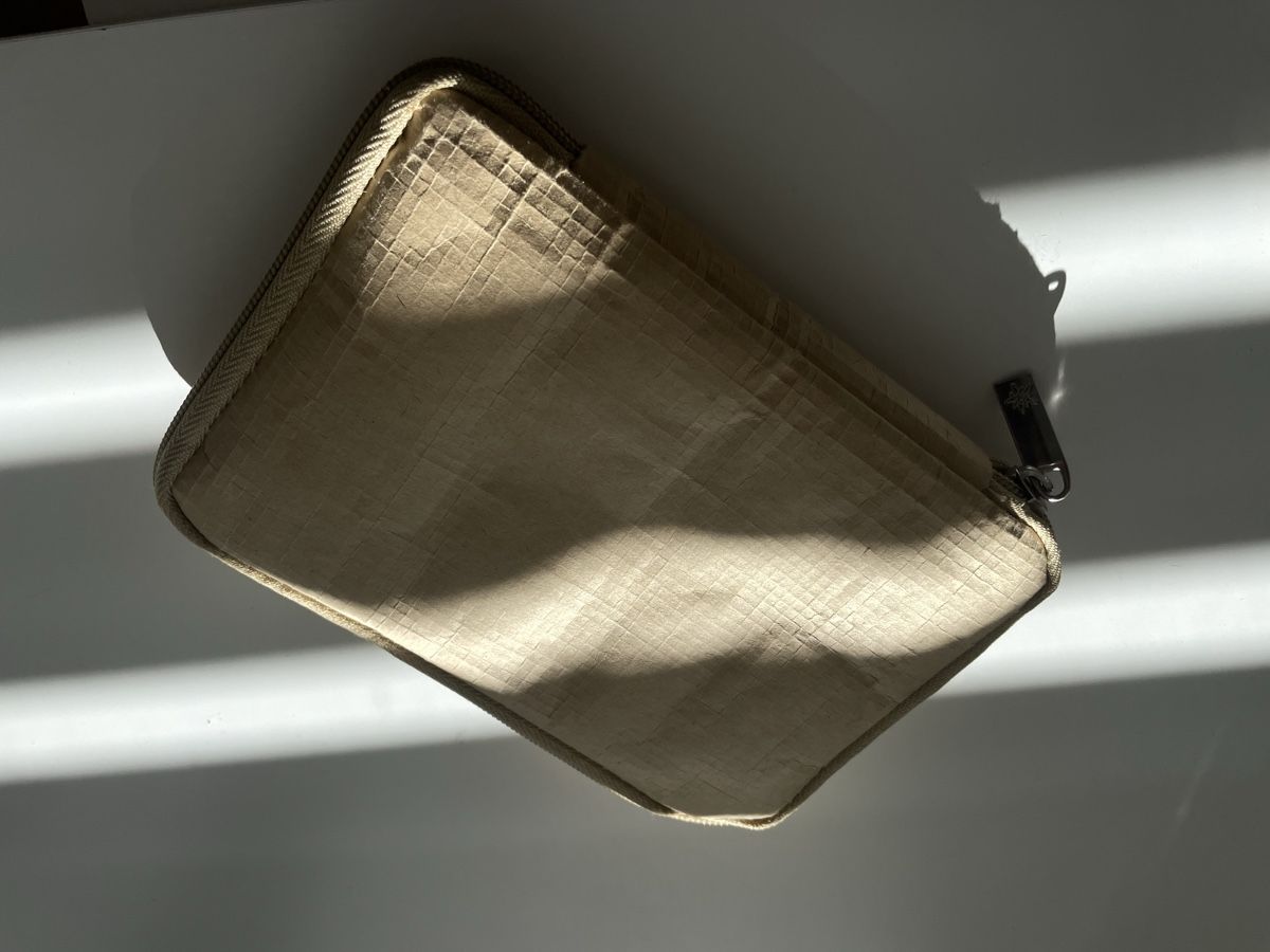 Brieftaschen: A cute, tiny multipurpose zip bag – Gebraucht aus Zürich von MariKondo 1