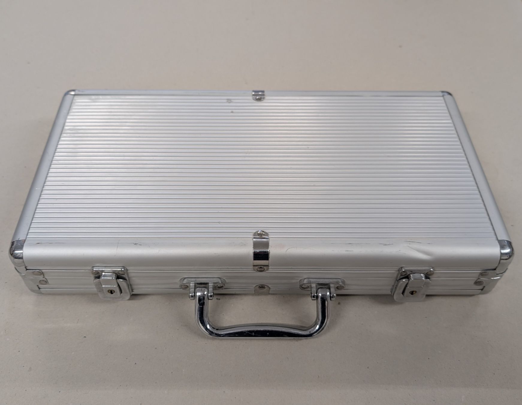 Giochi: Pokerset in Aluminiumkoffer – Usato da Volketswil venduto da mar_c5pv