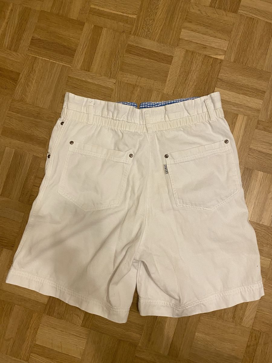 Jeans: Weisse Jeansshorts Cosmos – Gebraucht aus Bern von ha6_zm75 1