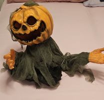 Halloween Deko  Animatronic mit Licht und Bewegung