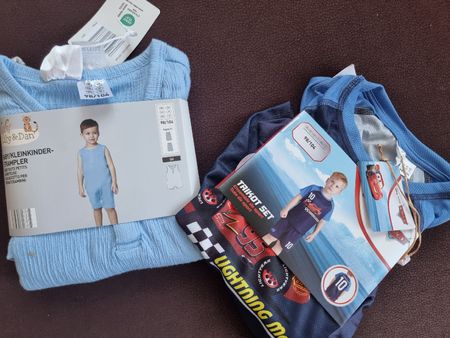 Kleiderpaket Junge Grösse 98/104 neu 4 teile