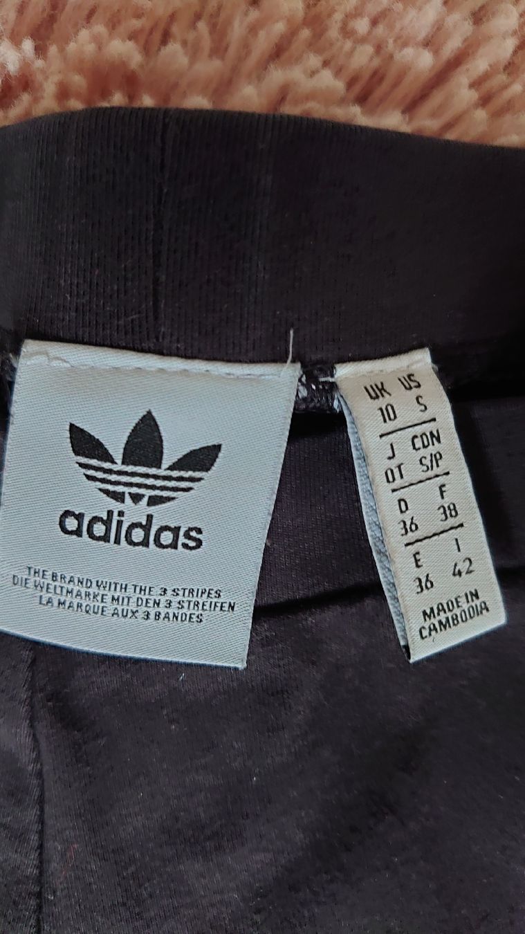 Adidas Lotti di vestiti: Adidas Kleiderpaket  – Usato da Oberbüren venduto da cas_hnn7 2