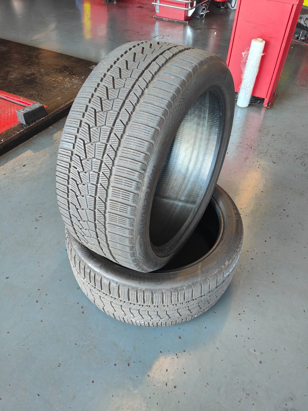 Continental Pneus & Kompletträder: Winterreifen 285/40 R22 – Gebraucht aus Oberengstringen von Reifen-Lagerverkauf