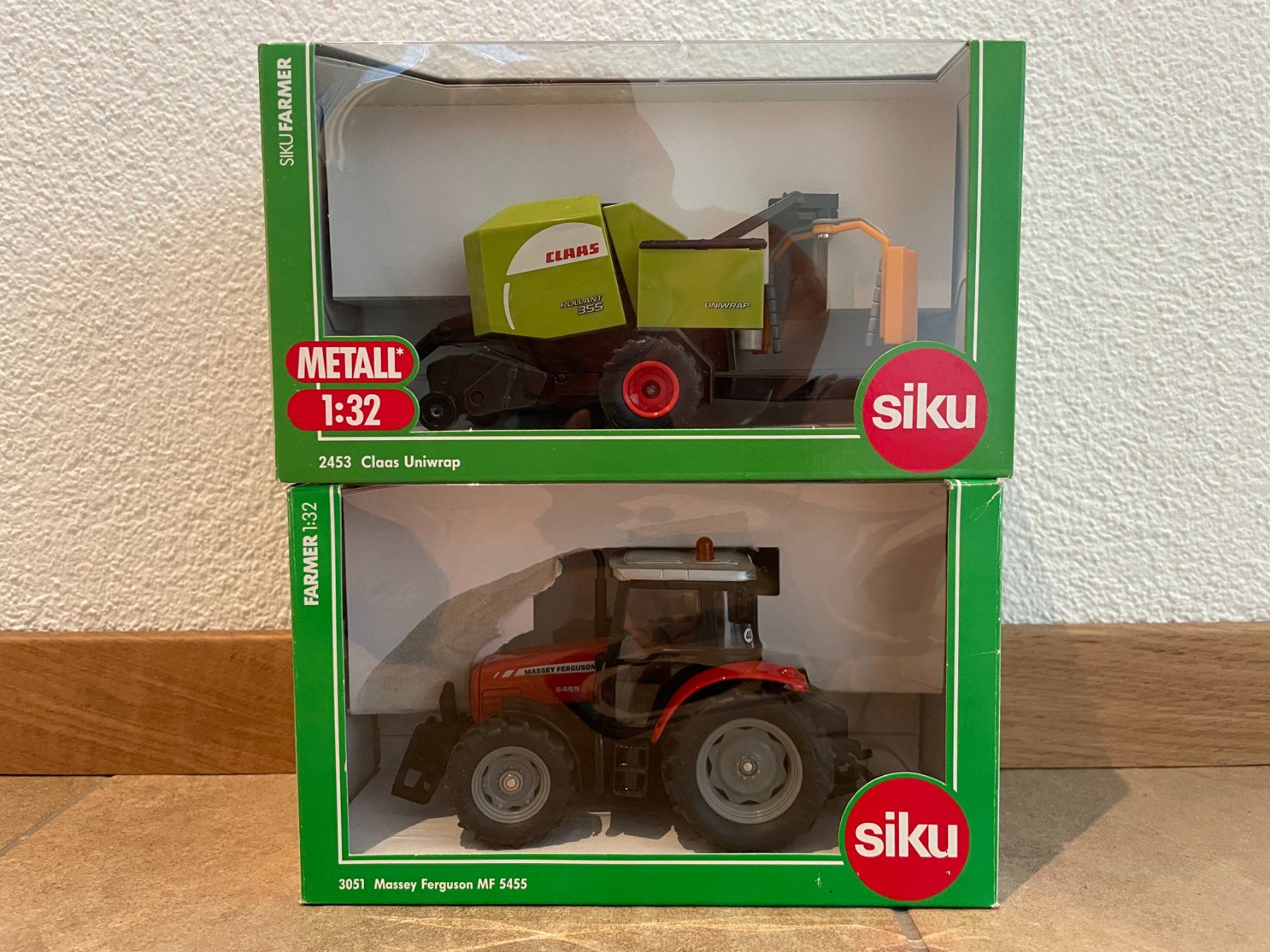 Massey Ferguson Traktoren: SIKU Massey Ferguson mit Claas Presse – Neu und originalverpackt aus Kreuzlingen von Stefan1150 5
