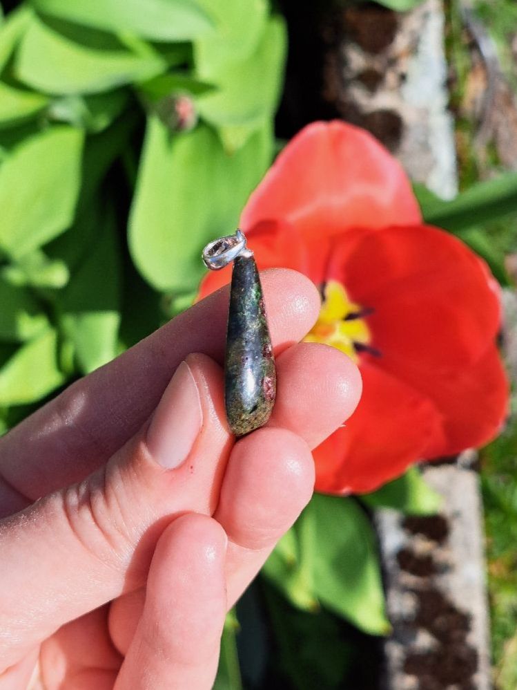Ciondoli: Schweizer Granat & Peridotit Anhänger – Nuovo e nell'imballaggio originale da Richterswil venduto da Viorella 2