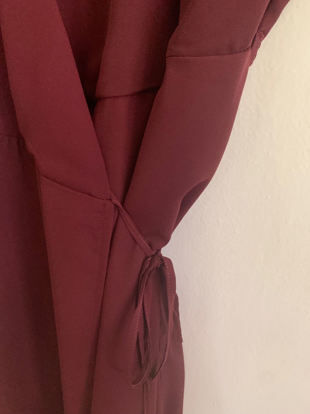 Vero Moda Kleider: Kleid in Weinrot mit Schnürung – Gebraucht aus Gondiswil von kaj_26vz 1