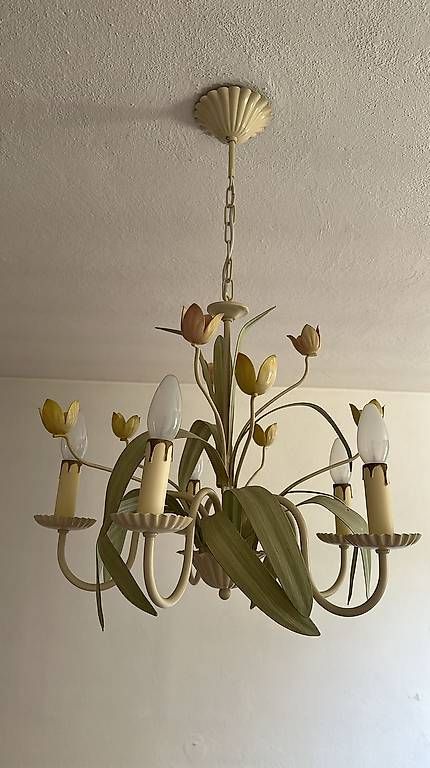 Lampadari & plafoniere: Lampadario con fiori da soffitto – Usato da Giubiasco venduto da ful_xqs2