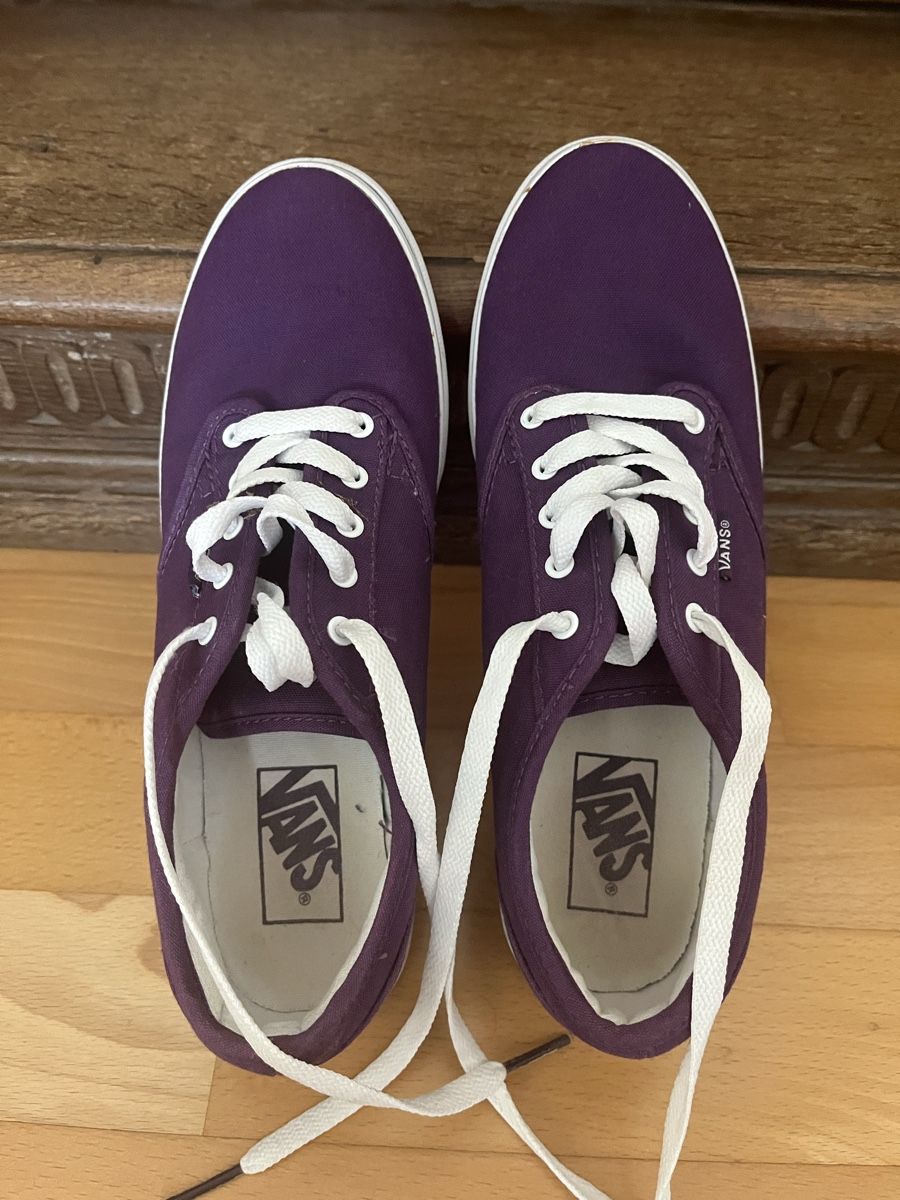 Vans Herrenschuhe: Vans Low-Top Sneakers - Deep Purple, Size 40 - EUC! Stylish – Gebraucht aus Uetikon am See von erz13 7