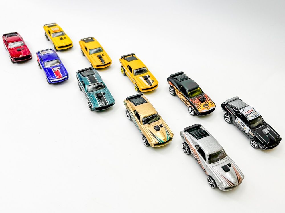 Hot Wheels Modellini d'auto: Mustang Mach 1 Hot Wheels Sammlung 10 Autos – Usato da Häusernmoos venduto da adlerfedern 3