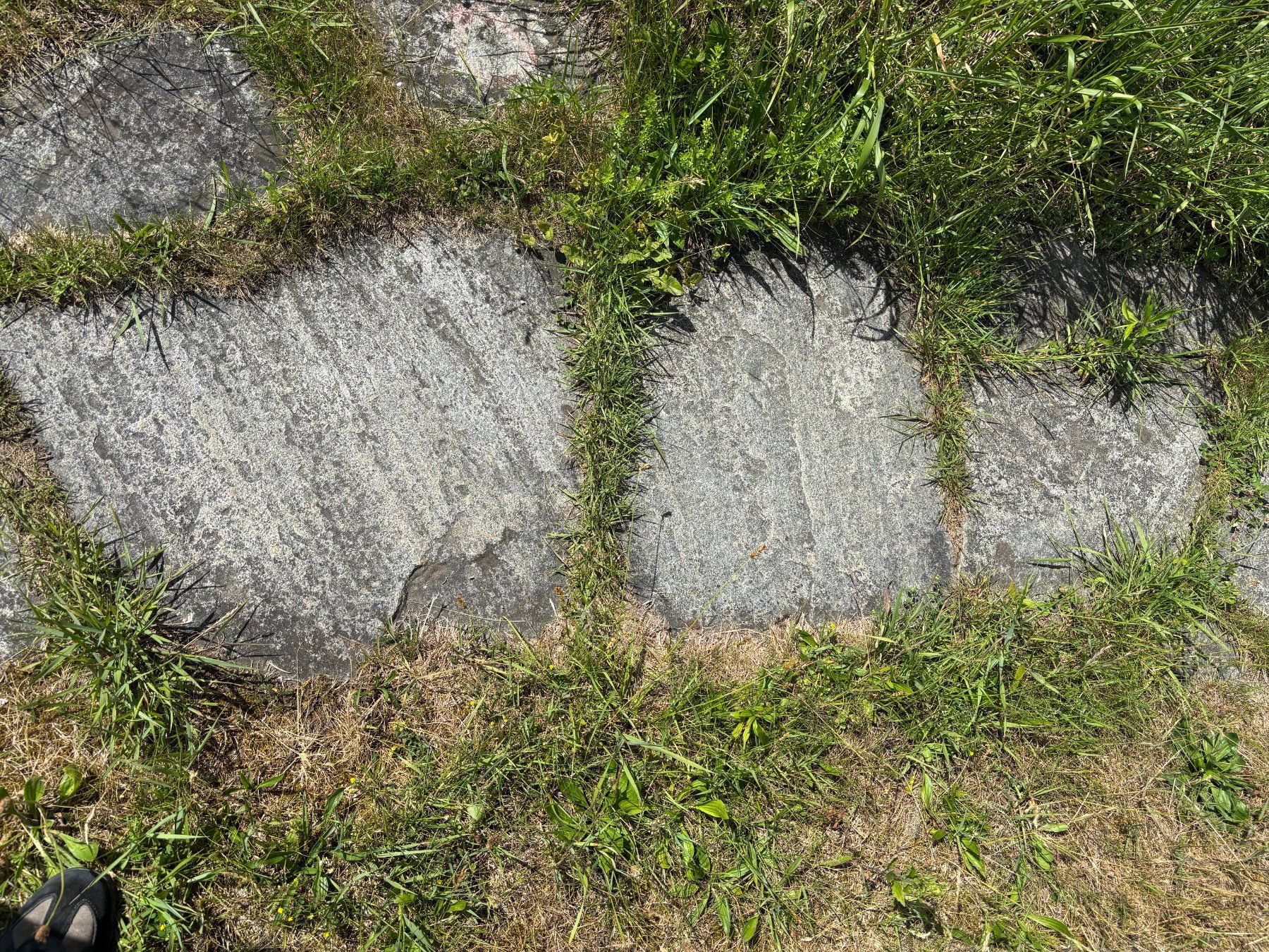 Bodenbeläge: Granitplatten – Gebraucht aus Domat/Ems von Sumcurtgins 1