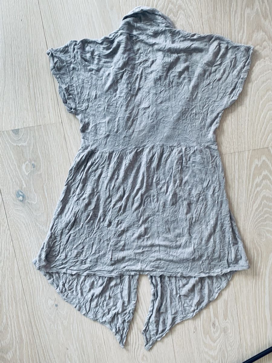 Jacken: Knitterlook Strickjacke, hellgrau, Gr. M,  ÄRMELLOS, TOP! – Gebraucht aus Schwanden GL von Cicala 7