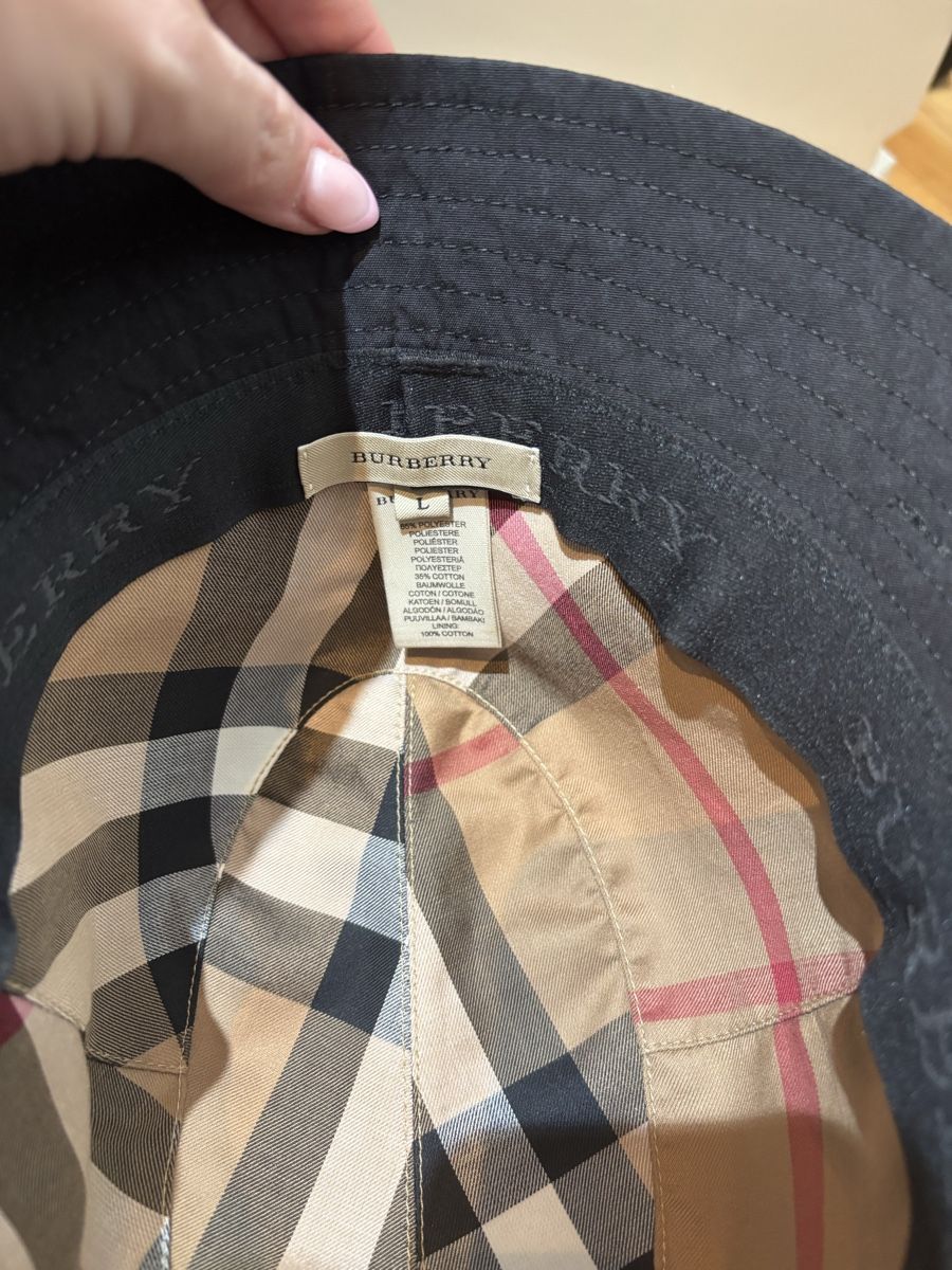 Burberry Copricapi, berretti & cappellini: Burberry Bucket Had / Regenhut – Usato da Höri venduto da Celine.11 2