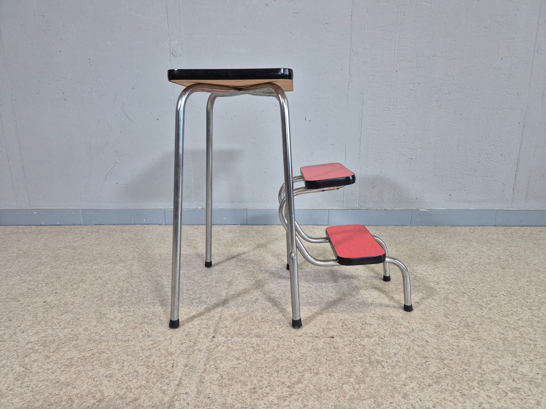 Hocker: Step-Stool Tritthocker 3-Tritt Hocker kelco rot – Gebraucht aus Nottwil von Wondewa-Shop 3