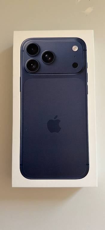 Handys / Smartphones: iPhone 17 Pro Max 512 GB Deep blue neuf scellé – Gebraucht aus Pully von forceed