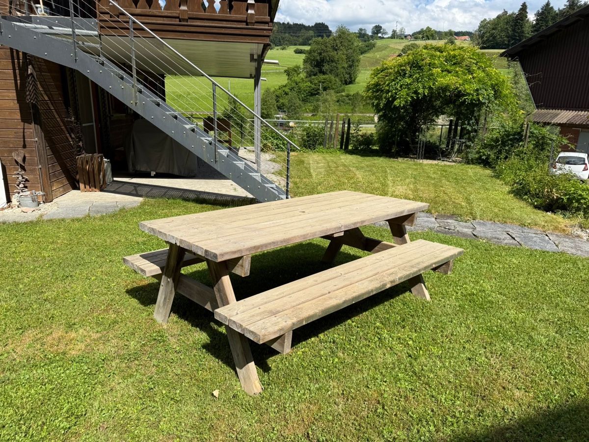 Tavoli: Holztisch druckimpregniert – Usato da Wolhusen venduto da flu_z5dx